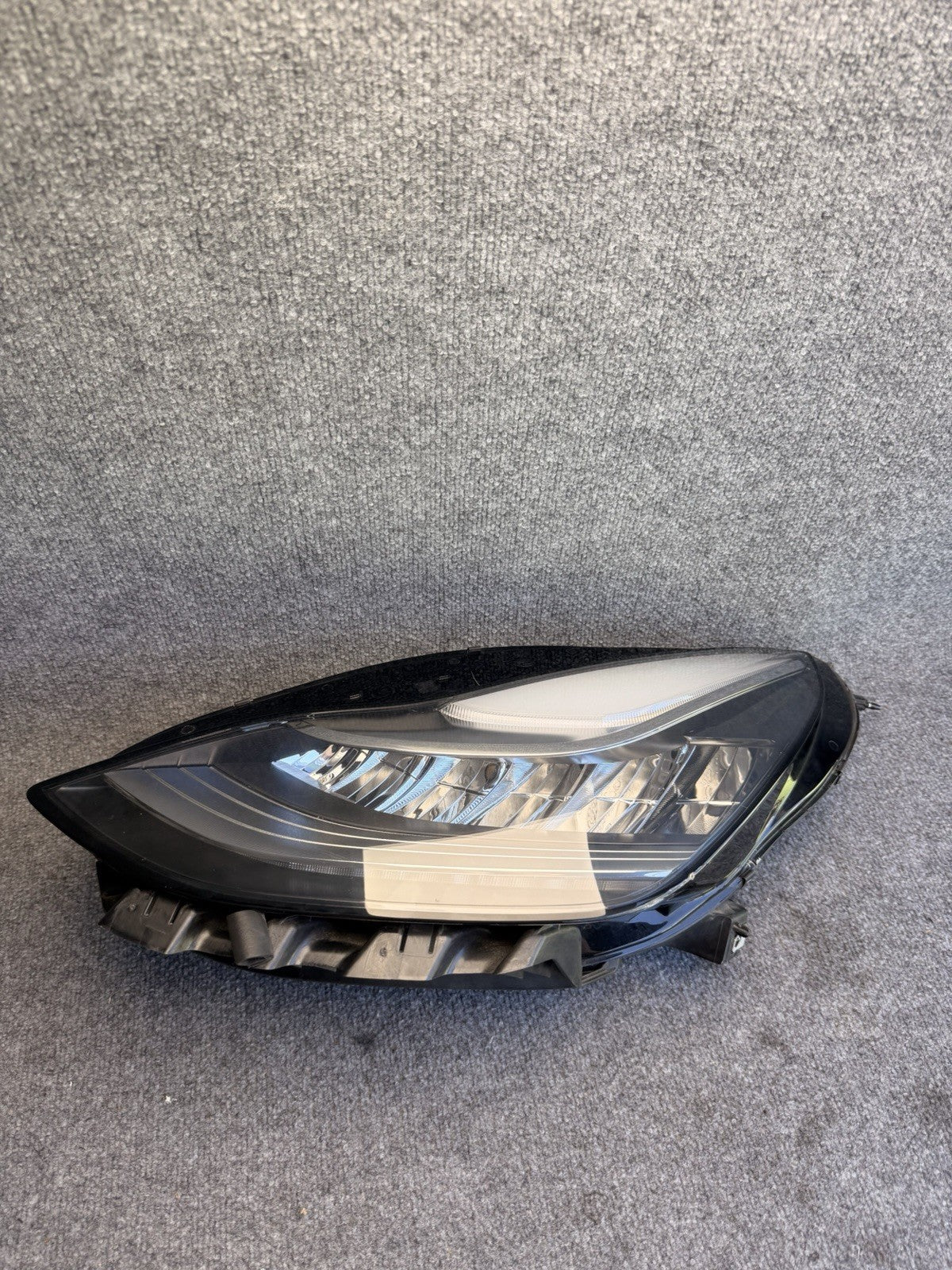 OEM 17-22 Tesla Model Y-3 Reflector LED Headlight LH Front Left 1077371-00-L