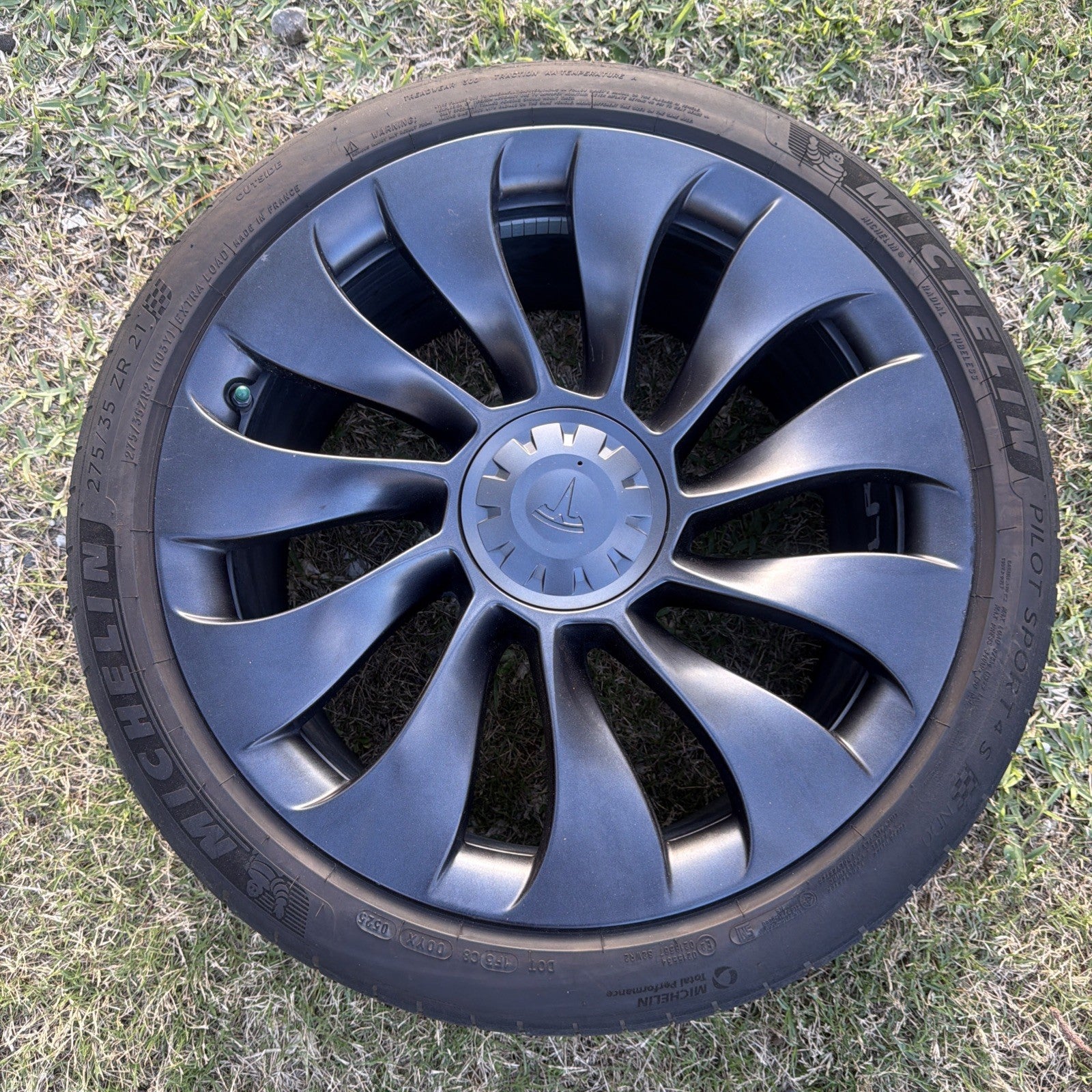 20-25 Tesla Model Y PERFORMANCE OEM 21" FRONT Wheel And Tire