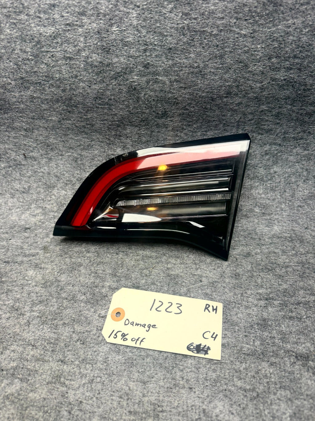 ♦️2017-2023 TESLA MODEL 3 REAR RIGHT SIDE INNER TAILLIGHT LAMP OEM, 1502089-00-B