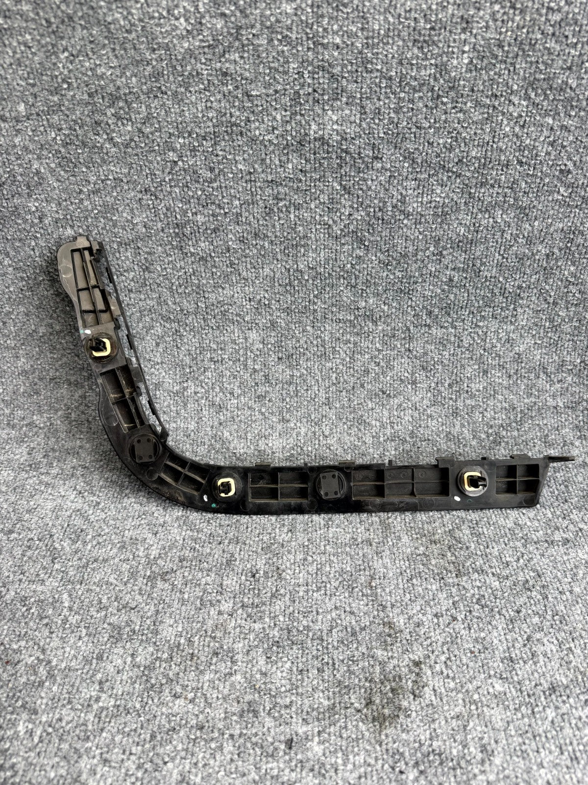 2017-2023 TESLA MODEL 3 REAR LEFT BUMPER LOWER SUPPORT BRACKET OEM, 1083990-00-I
