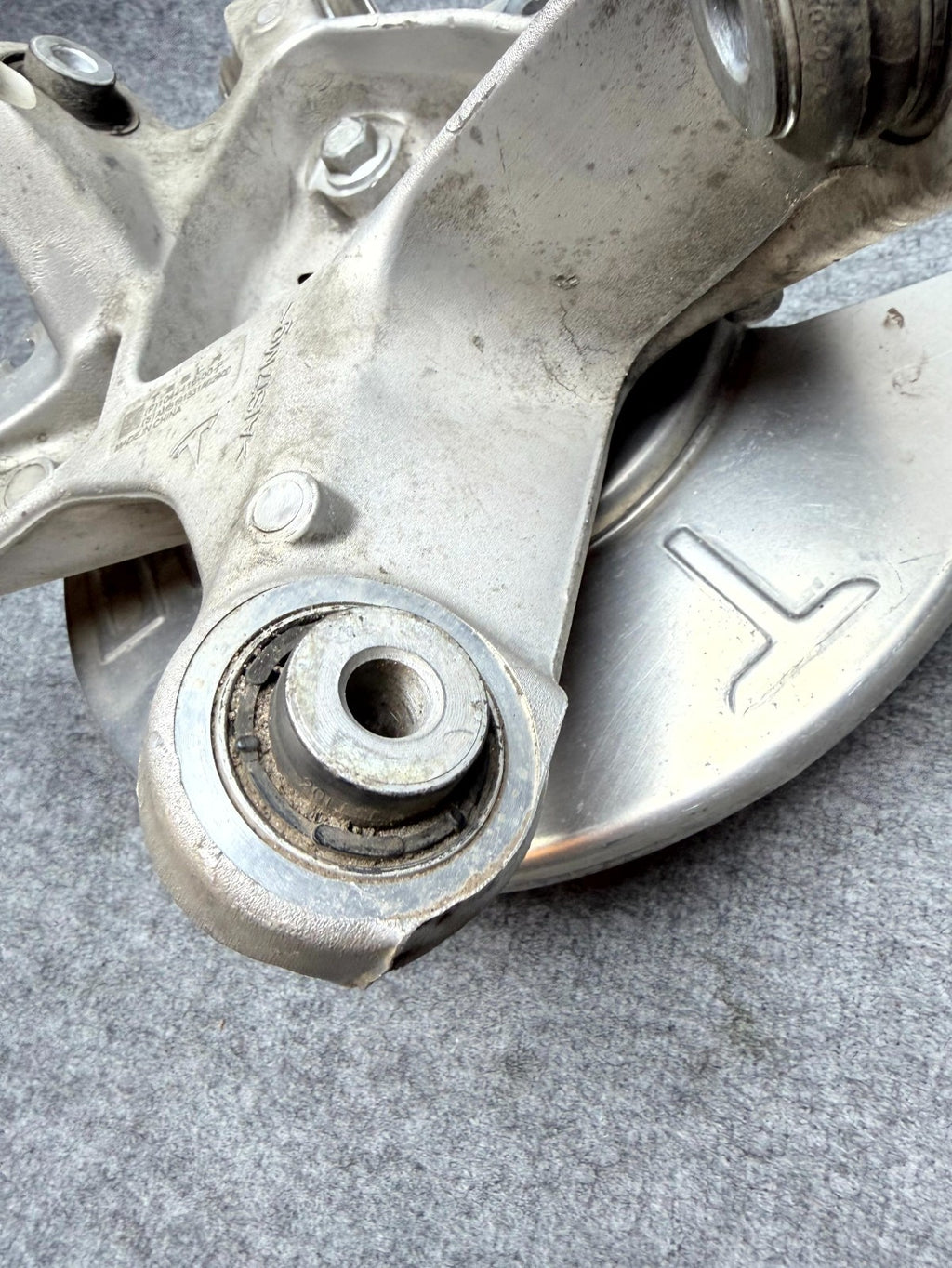 ♦️17-23 TESLA MODEL 3 REAR RIGHT SIDE SPINDLE KNUCKLE WHEEL HUB OEM, 104441600F