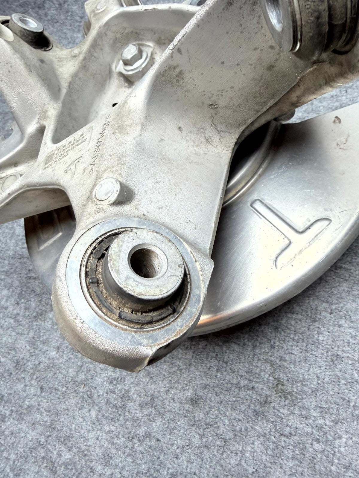 ♦️17-23 TESLA MODEL 3 REAR RIGHT SIDE SPINDLE KNUCKLE WHEEL HUB OEM, 104441600F