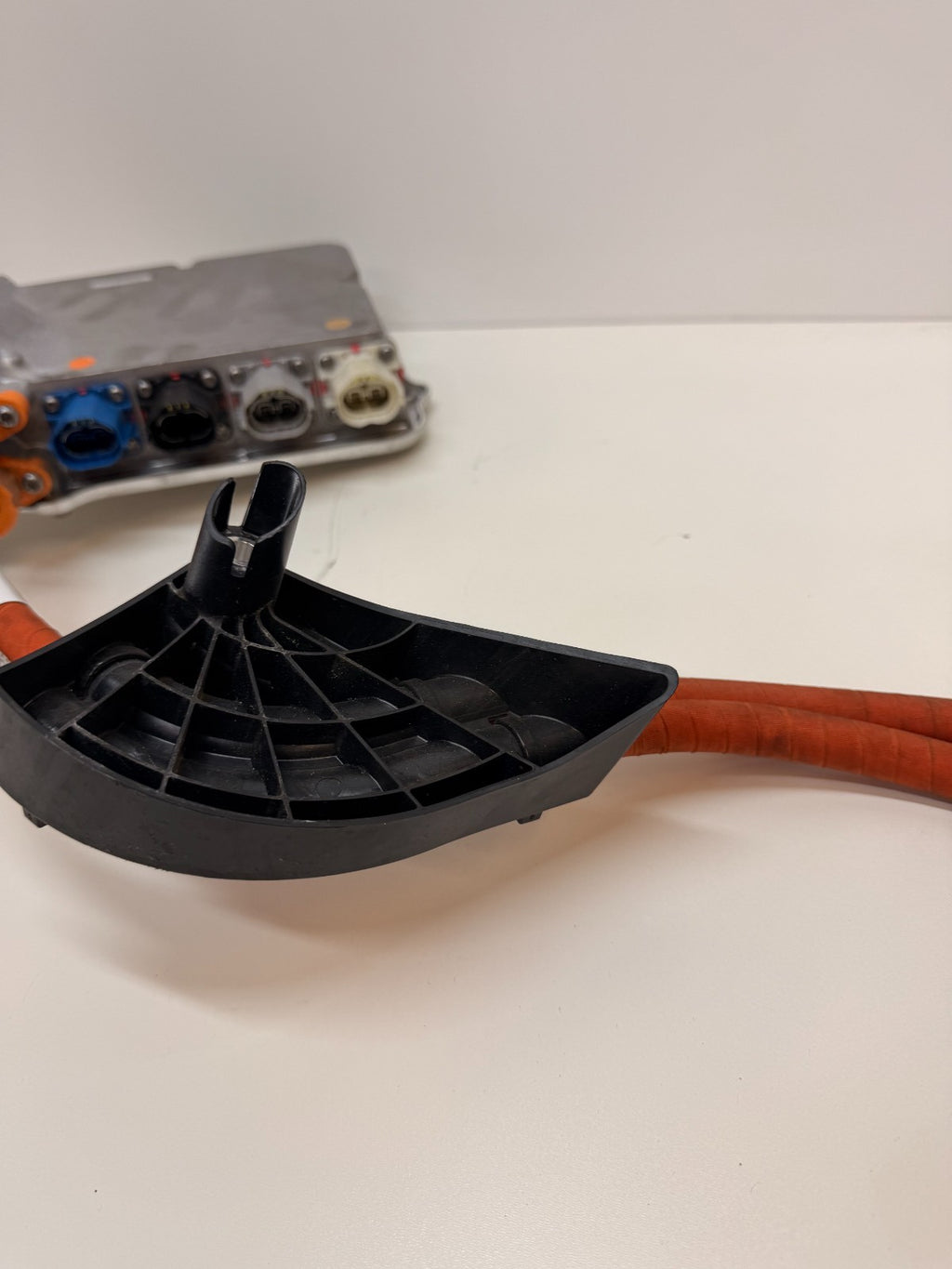 2016-2021 TESLA MODEL S COMPUTER MODULE JUNCTION BOX /W CABLE 1059891-00-E