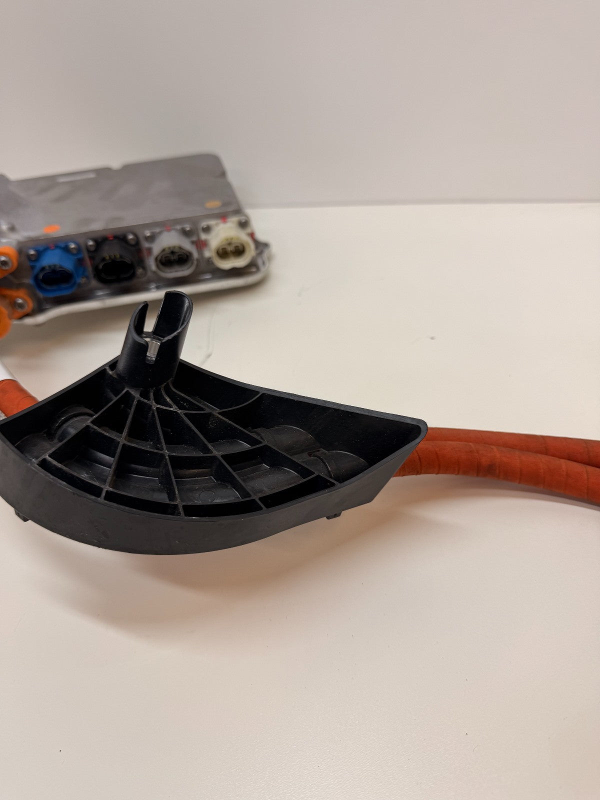 2016-2021 TESLA MODEL S COMPUTER MODULE JUNCTION BOX /W CABLE 1059891-00-E
