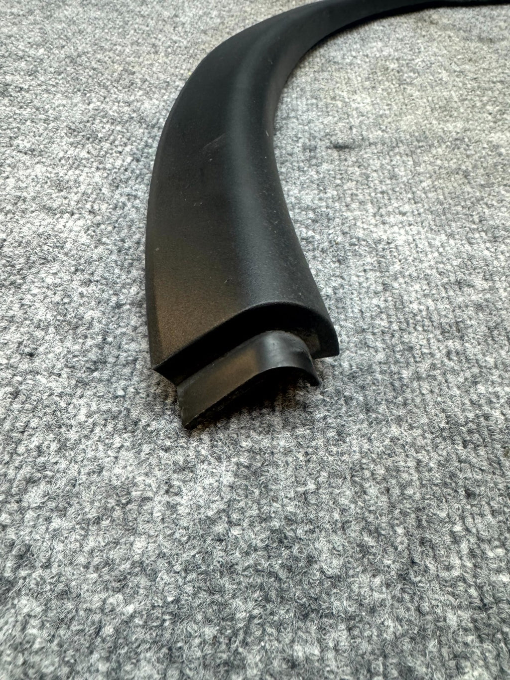 2020 - 2024 TESLA MODEL Y REAR RIGHT SIDE WHEEL FLARE MOLDING OEM, 1494164-00-C