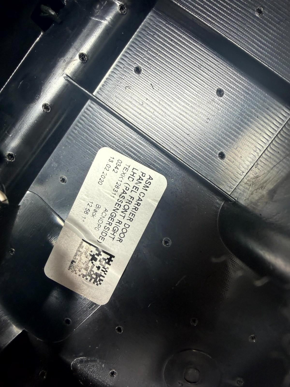 2016-2020 Tesla Model X Front Right Side Interior Door Panel OEM, 1055483-21-M