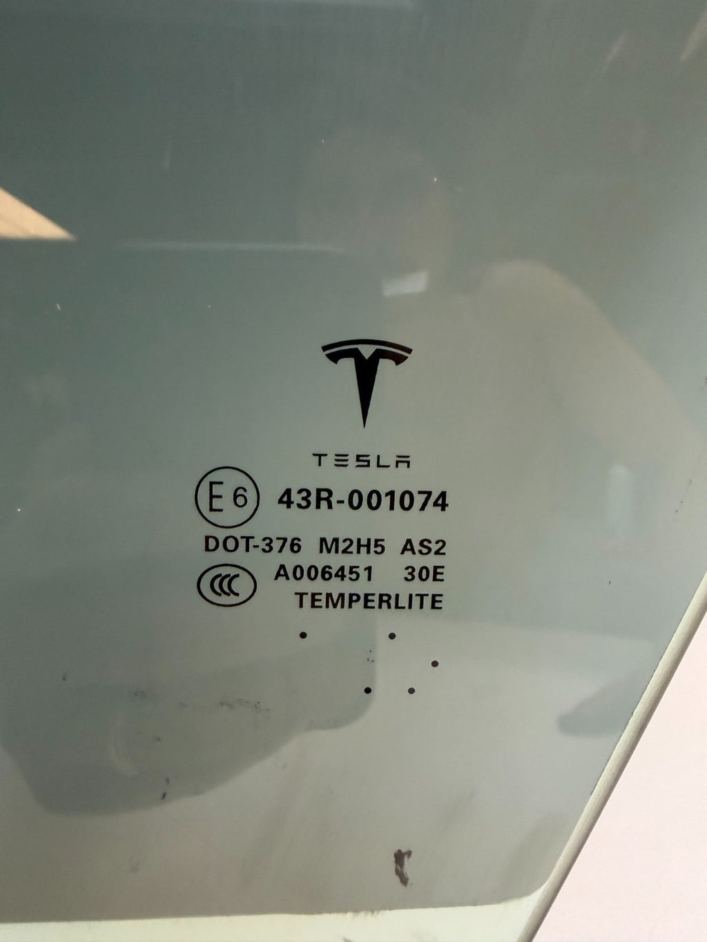 2012-2020 Tesla Model S Front Left Driver Side Door Window Glass 43R-001074