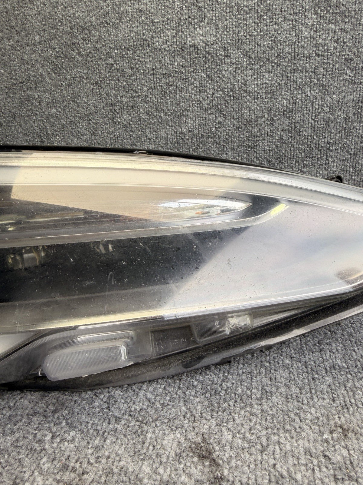 2012-2016 Tesla Model S HID DRL LED Right Side Headlight OEM 6005907-00-D
