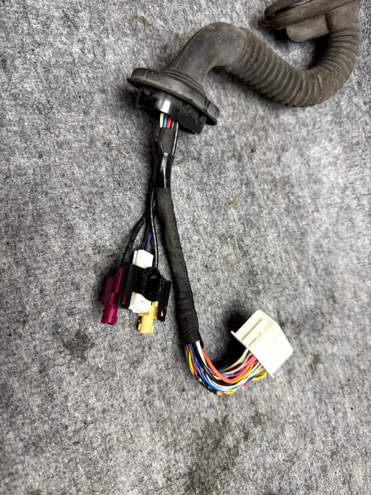 ♦️2017 – 2020 TESLA MODEL 3 FRONT LEFT SIDE DOOR WIRE HARNESS OEM, 1067957-00-E