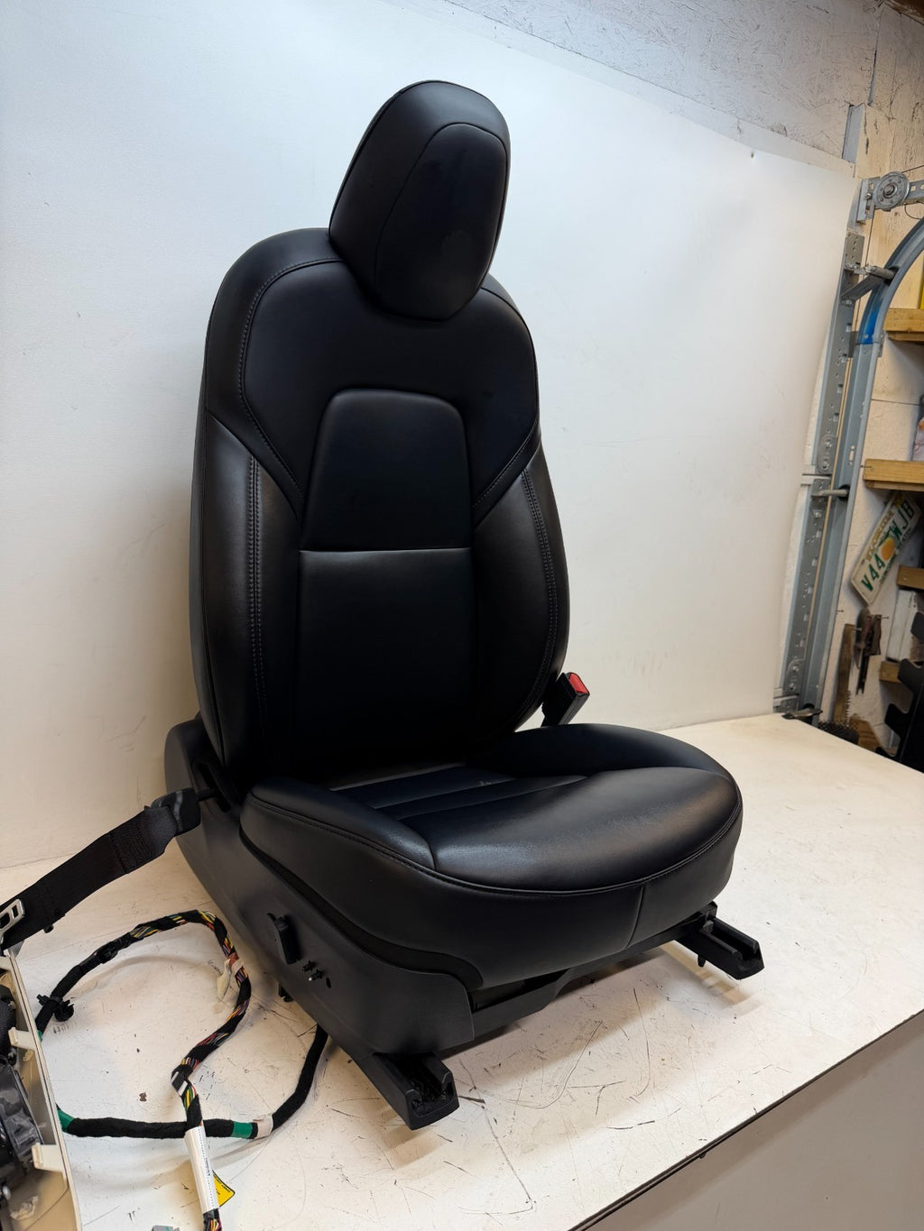 20-23 Tesla Model 3 Front 1st Row Seat Right Passenger Side Black 1456943-00-C