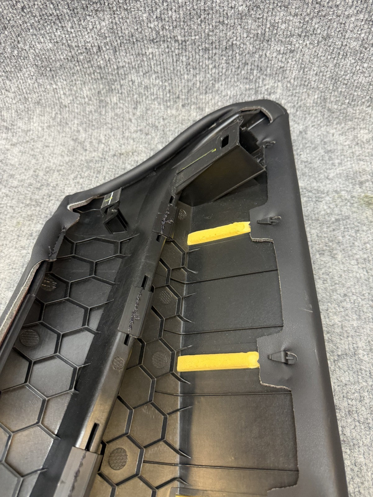2020 - 2024 TESLA MODEL Y REAR LEFT SIDE SEAT BOLSTER CUSHION OEM, 1096027-61-I