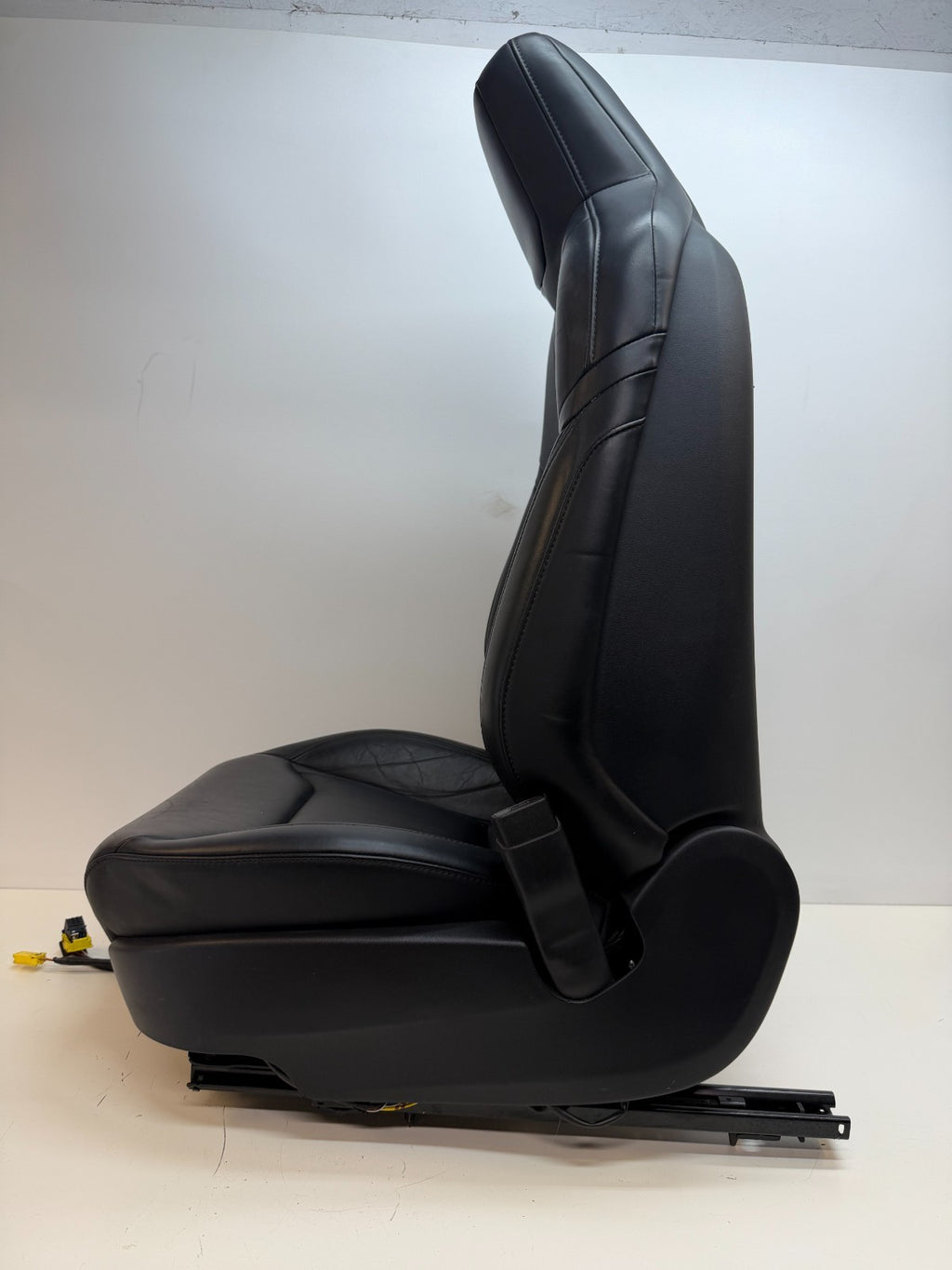 2017-2020 TESLA MODEL S FRONT RIGHT PASSENGER SEAT ASSEMBLY AG128728-D