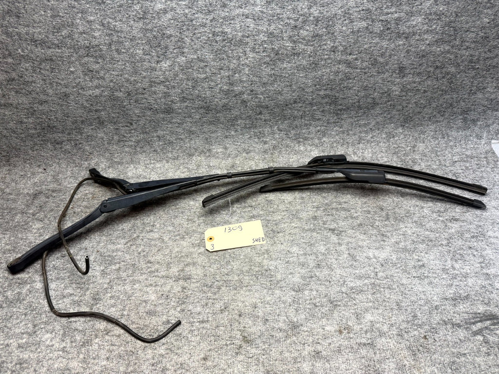 ♦️2017–2023 TESLA MODEL 3 FRONT RIGHT & LEFT WINDSHEILD WIPER OEM, 6004FV4057