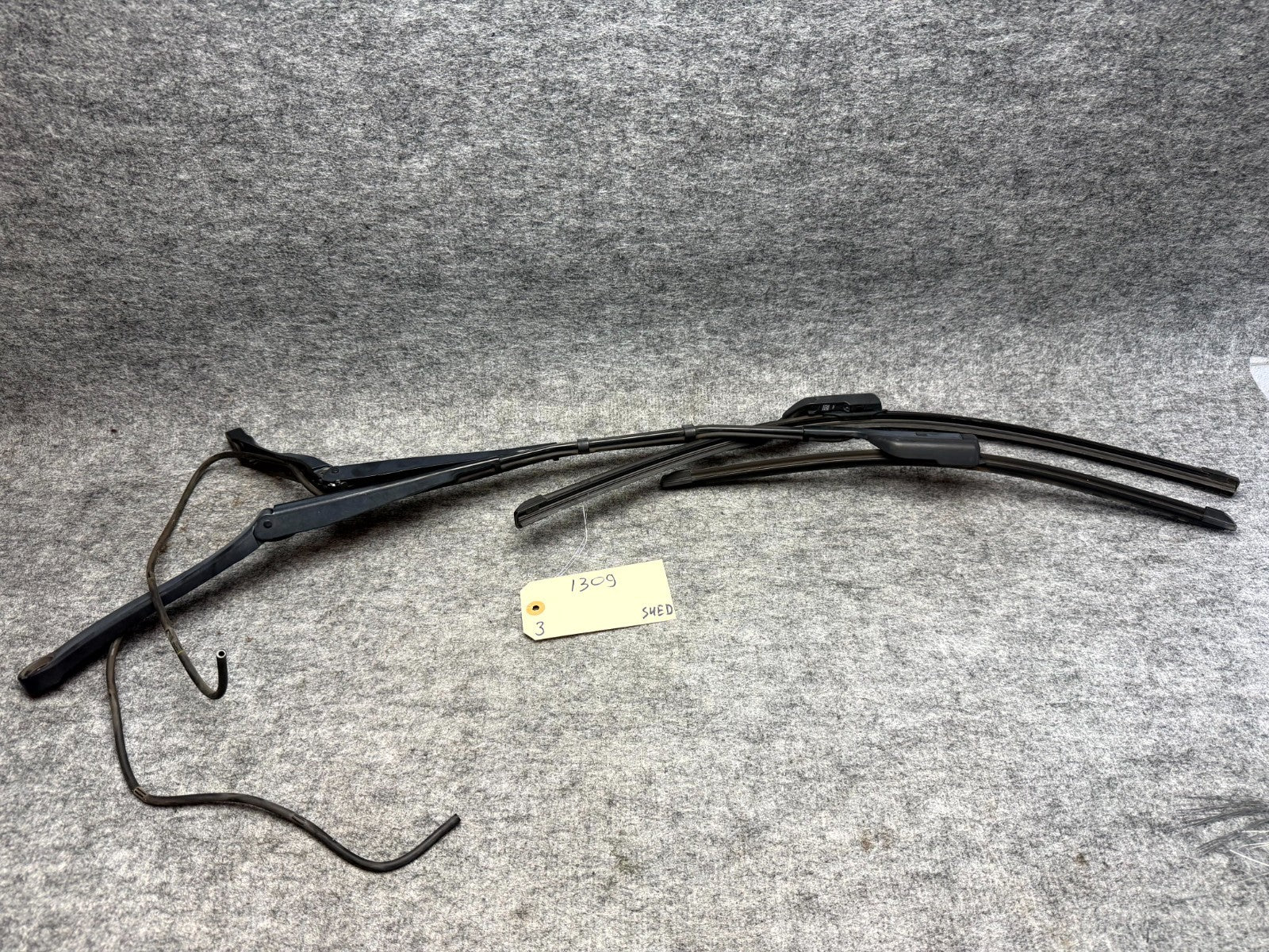 ♦️2017–2023 TESLA MODEL 3 FRONT RIGHT & LEFT WINDSHEILD WIPER OEM, 6004FV4057