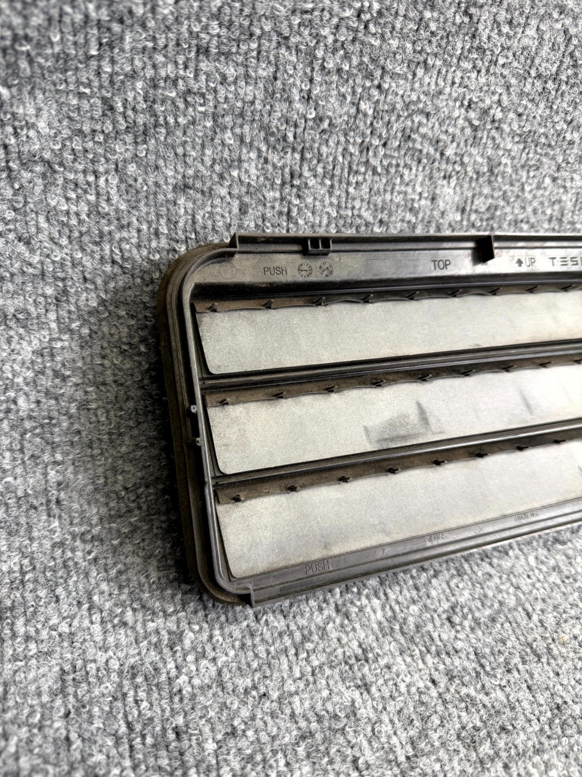 2017 - 2023 TESLA MODEL 3 AIR EXTRACTOR CABIN VENT GRILLE OEM, 1098751-00-C