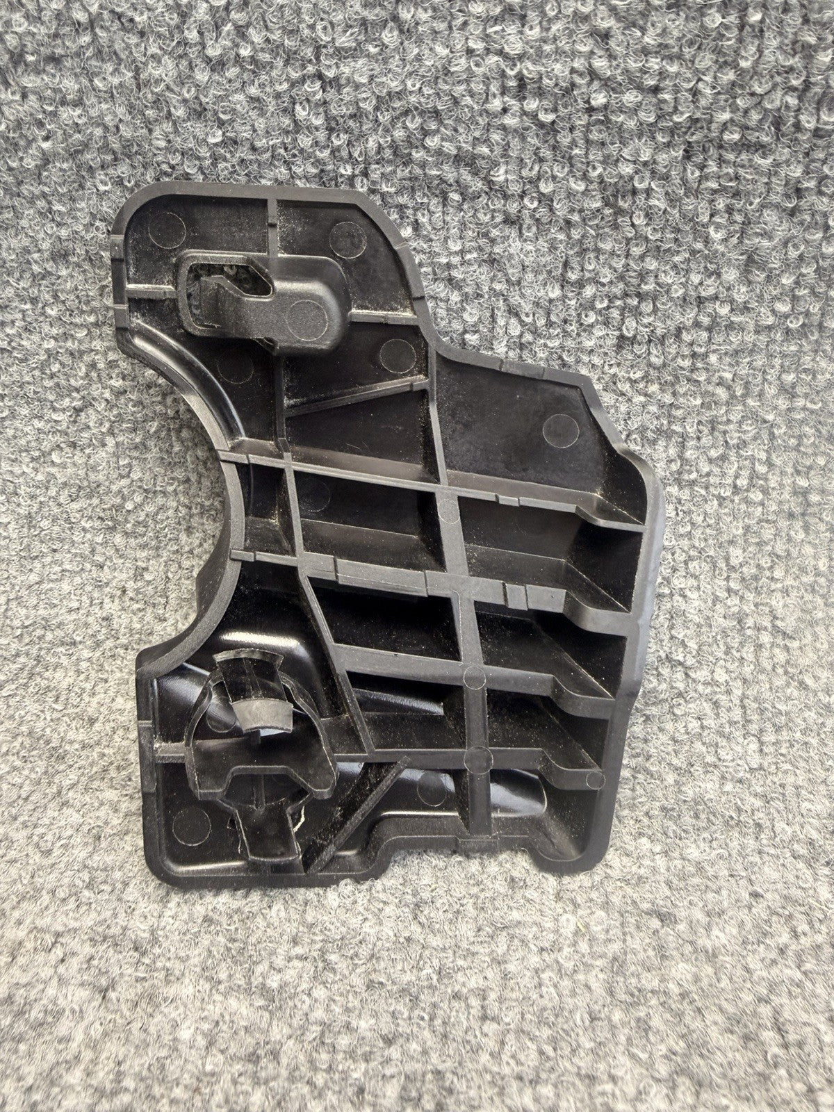 💢2024-2025 Tesla Model 3 Rear Left Driver Side Bumper Bracket OEM