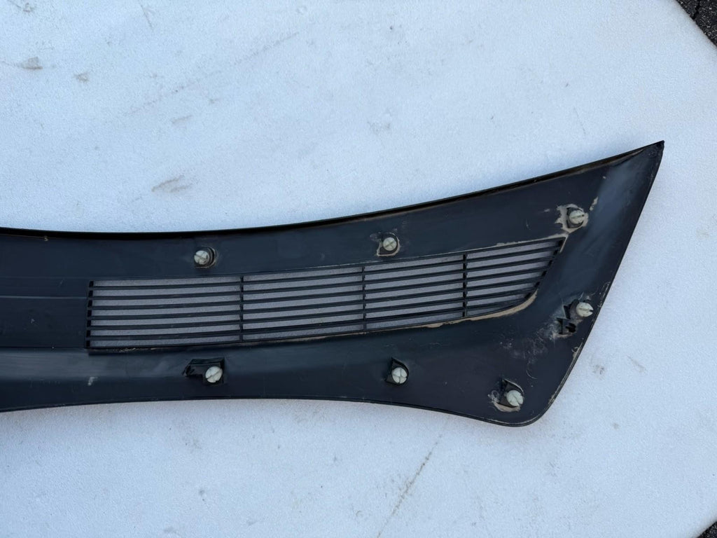 ♦️17-23 TESLA MODEL 3 WINDSHIELD COWL PANEL REAR APRON GRILL OEM, 1081675-00-B