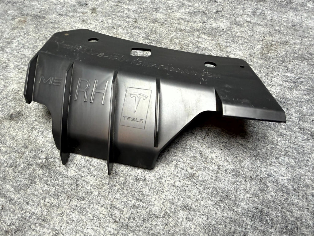 ♦️2017 - 2023 TESLA MODEL 3 FRONT RIGHT UPPER BUMPER BRACKET OEM, 1084170-00-B
