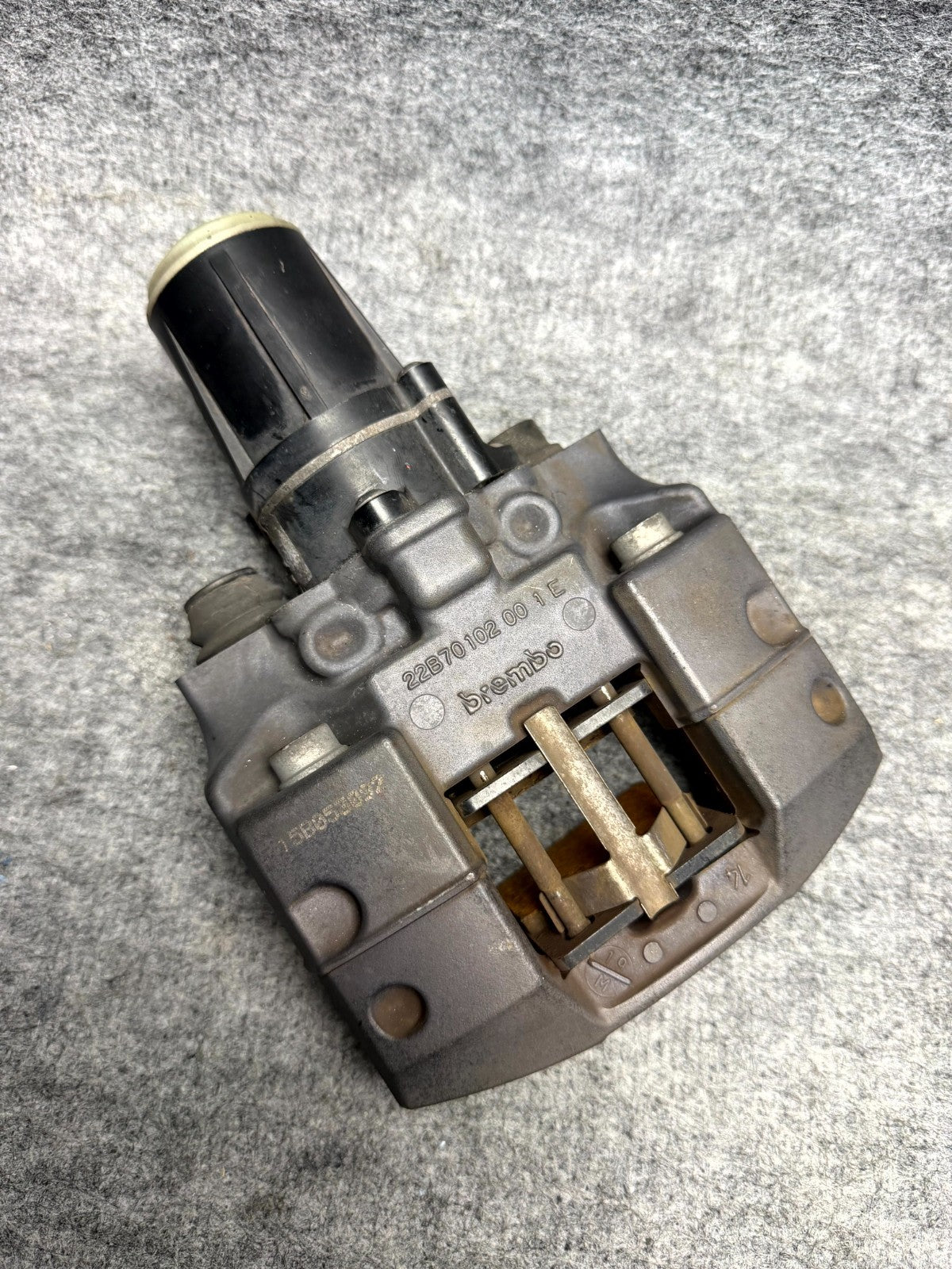 ♦️16-20 TESLA MODEL X BREMBO REAR RIGHT PARKING BRAKE CALIPER OEM, 22B70102-00