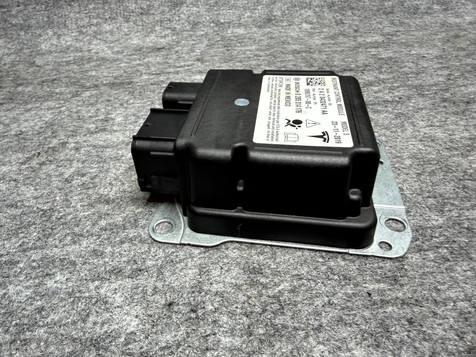 ♦️2017-2023 TESLA MODEL 3 RESTRAINT COMPUTER CONTROL MODULE UNIT OEM, 109575700C