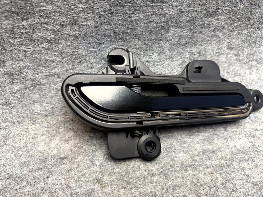 ♦️17-23 TESLA MODEL 3 RIGHT SIDE EXTERIOR DOOR PANEL HANDLE OEM, 1528115-10-D