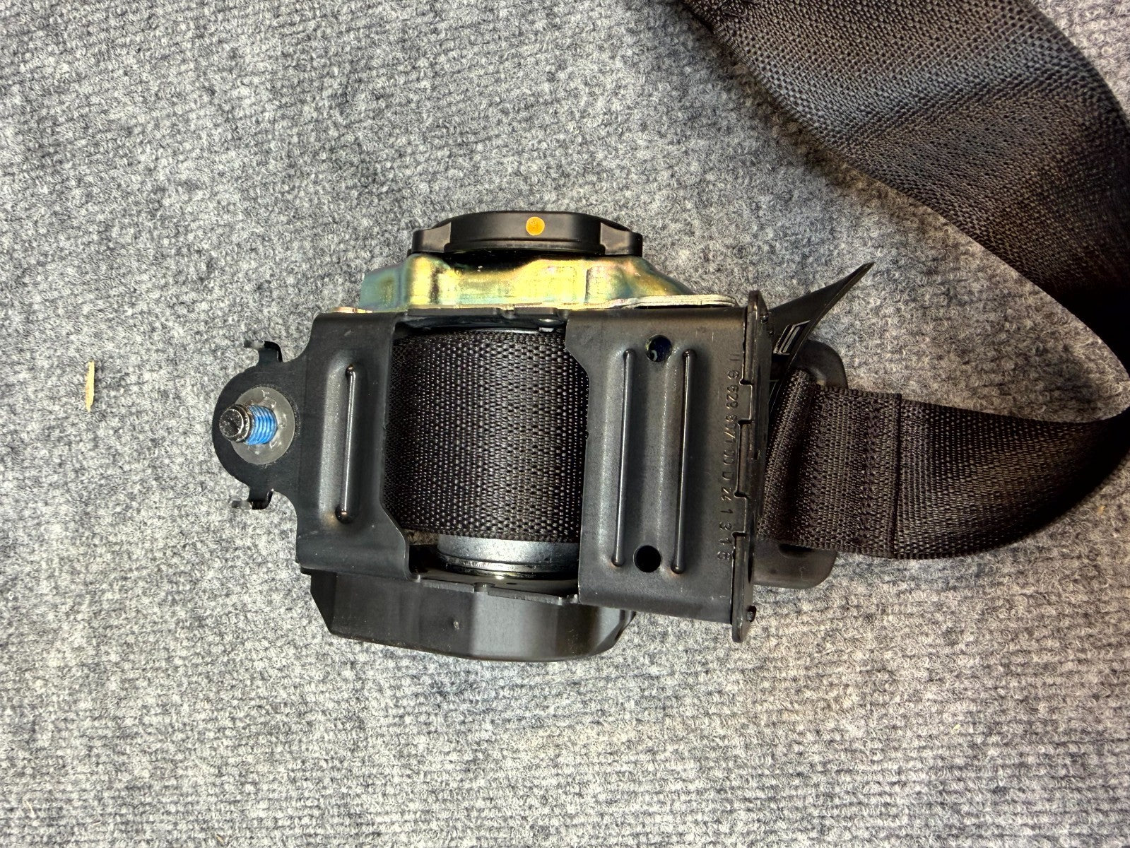 2020-2024 TESLA MODEL Y REAR LEFT DRIVER SIDE 2ND ROW SEAT BELT OEM 1616500-01-C