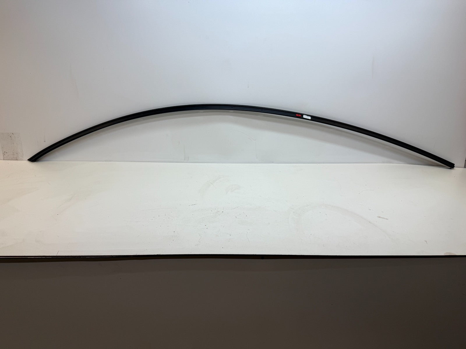 2020 - 2024 TESLA MODEL Y ROOF RIGHT PASSENGER SIDE MOLDING COVER 1495731-00-A