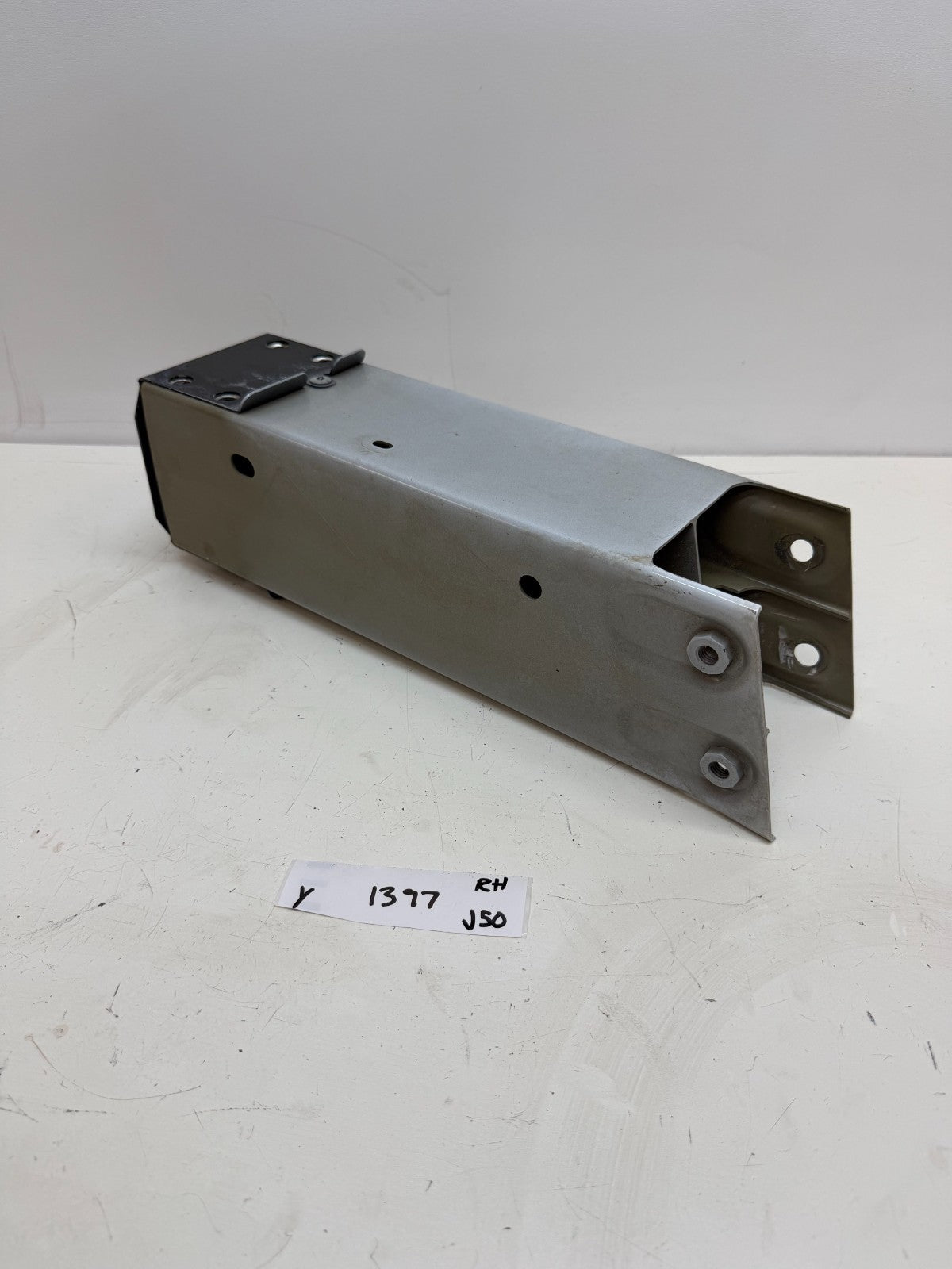 2017 - 2024 TESLA MODEL Y FRONT BUMPER RIGHT REINFORCEMENT BAR MOUNT BRACKET