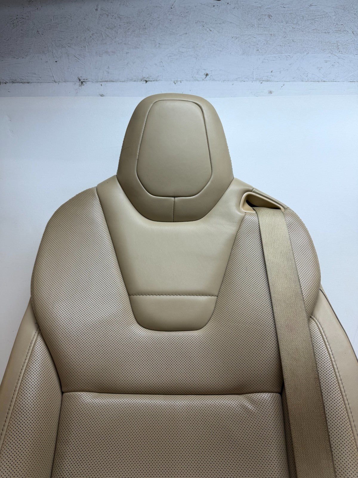 2016-20 Tesla Model X Rear Left 2nd Row Leather Complete Seat OEM 1059717-00-B