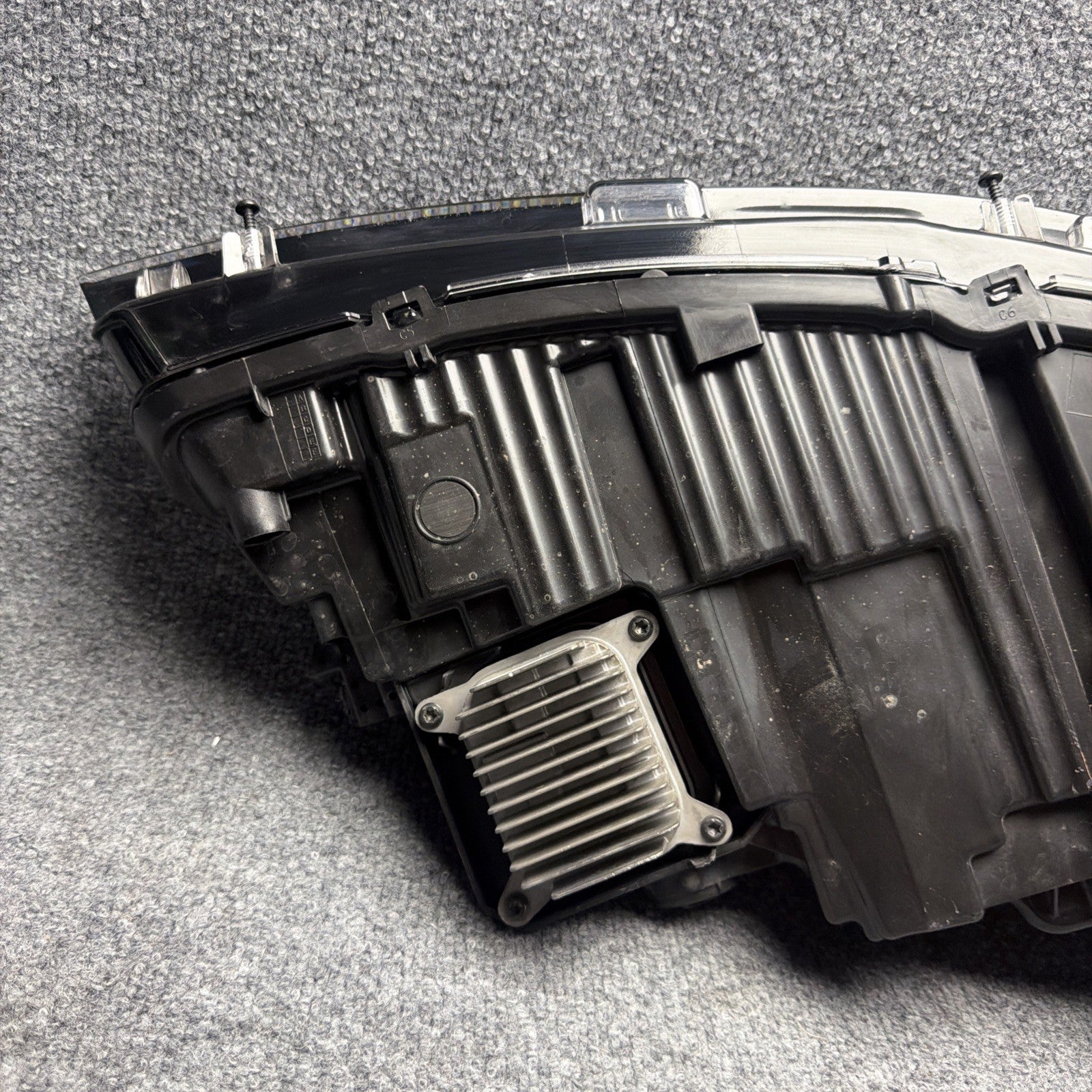 2024-2025 TESLA MODEL 3 HEADLIGHT OEM LEFT LH DRIVER SIDE LED 1694086-00-G