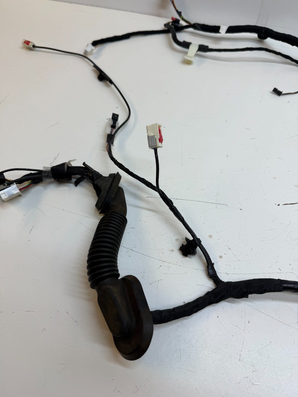 20-24 Tesla Model Y Rear Liftgate Trunk Wiring Harness & Connector 1616689-00-C