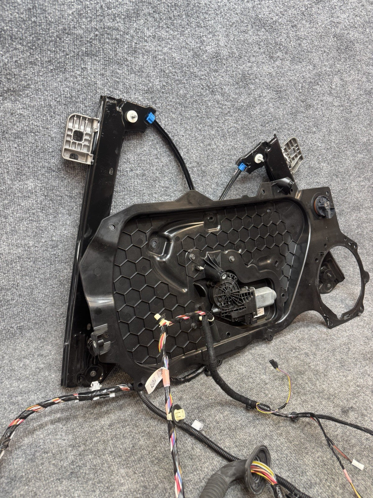 2017-2023 Tesla Model 3 Front Left Door Window Regulator & Motor 1096620-00-L