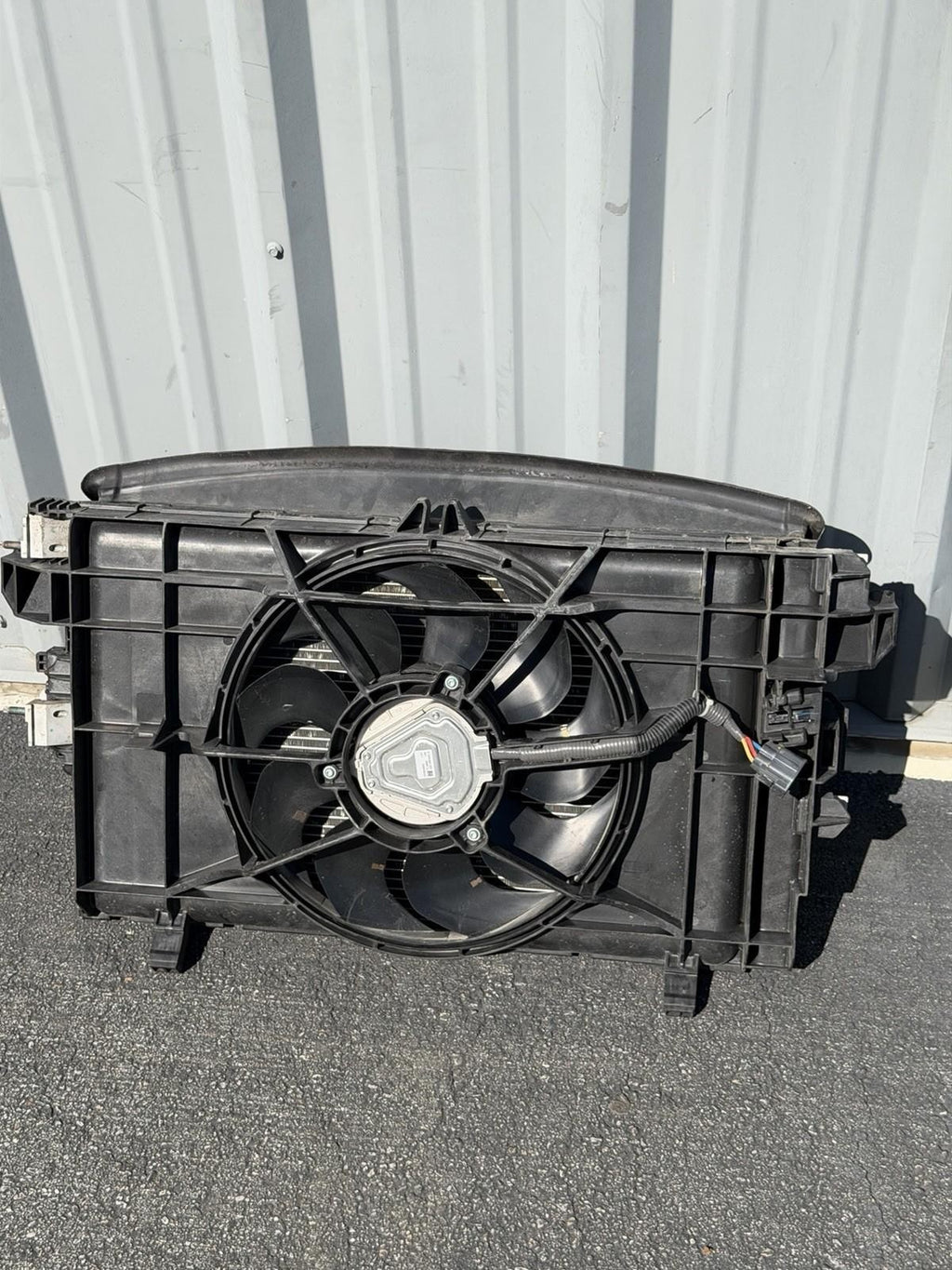 ♦️17-23 TESLA MODEL 3 RADIATOR CONDENSER COOLANT FAN SHUTTER OEM, 1076732-00-H