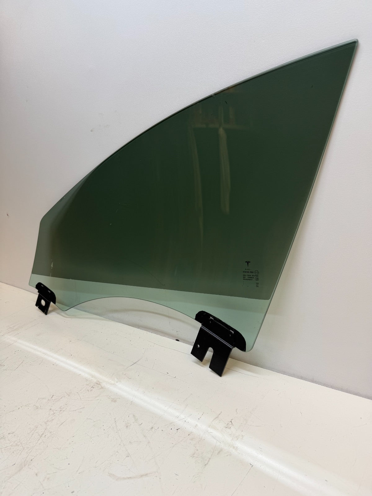 12-20 TESLA MODEL S FRONT RIGHT PASSENGER SIDE DOOR WINDOW GLASS 43R-001074