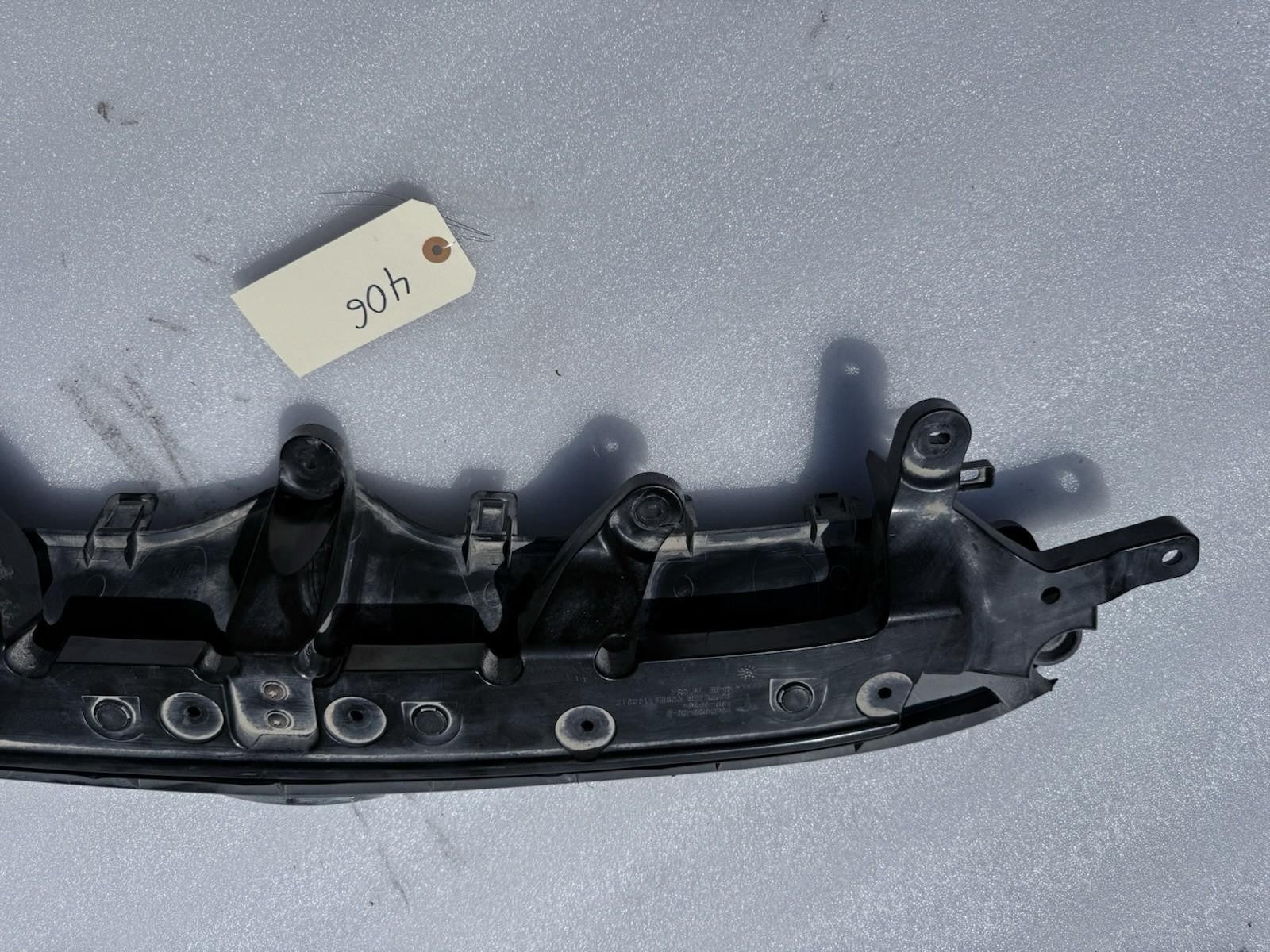 ♦️2016 - 2020 TESLA MODEL X FRONT UPPER GRILLE SUPPORT BRACKET OEM, 1047020-00-E