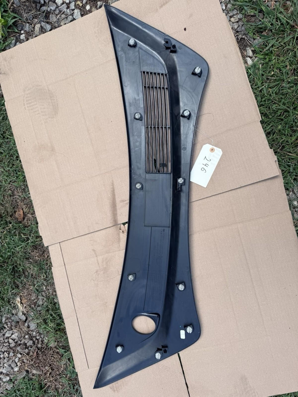 ♦️17-23 TESLA MODEL 3 FRONT WINDSHIELD COWL VENT COVER PANEL OEM, 1081675-00-E