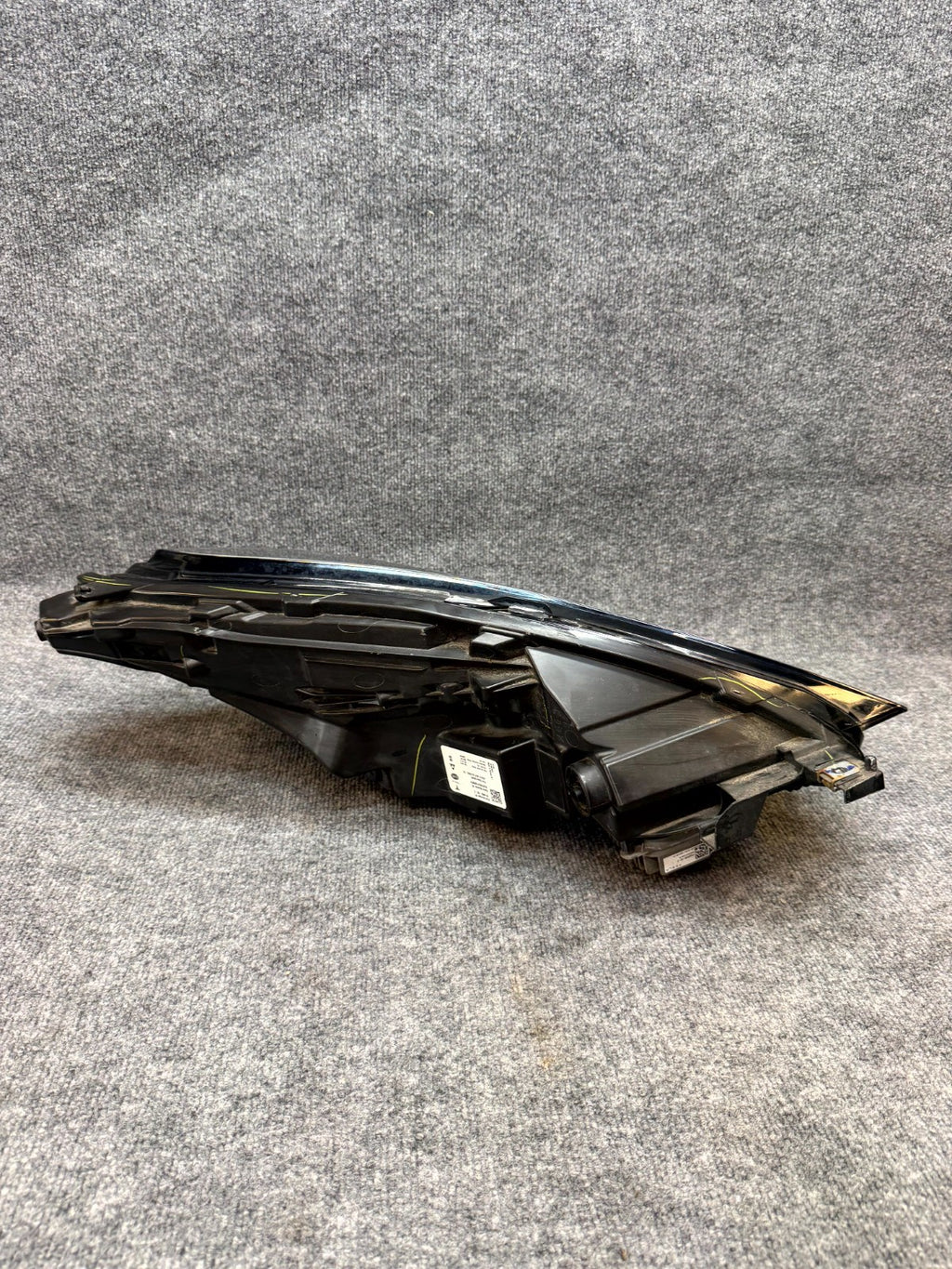 2020-2024 TESLA MODEL Y LEFT HEADLIGHT PROJECTOR MATRIX 2ND GEN OEM, 151495200C