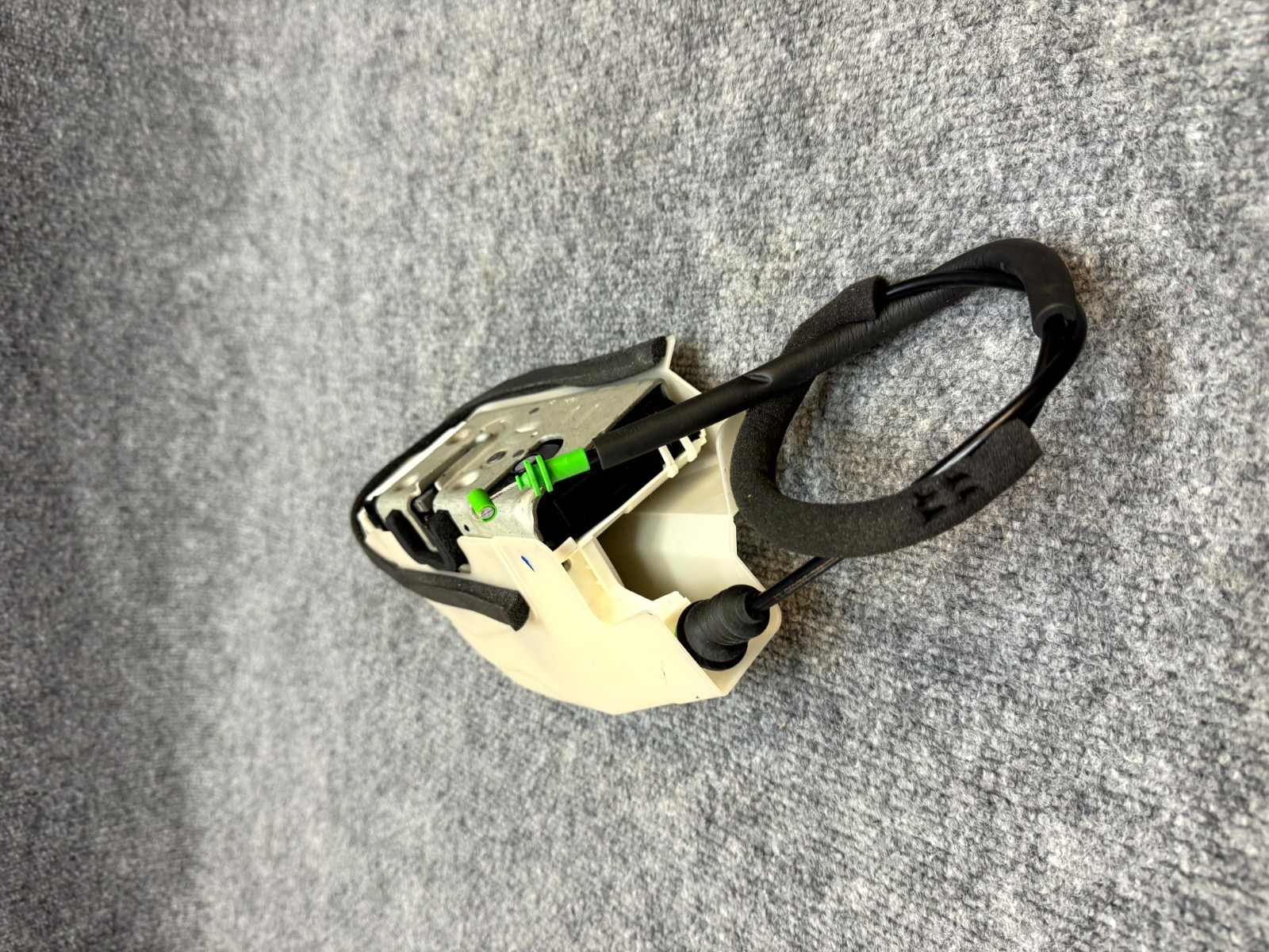 2020 - 2024 TESLA MODEL Y FRONT RIGHT DOOR LATCH LOCK ACTUATOR OEM, 1500673-00-B