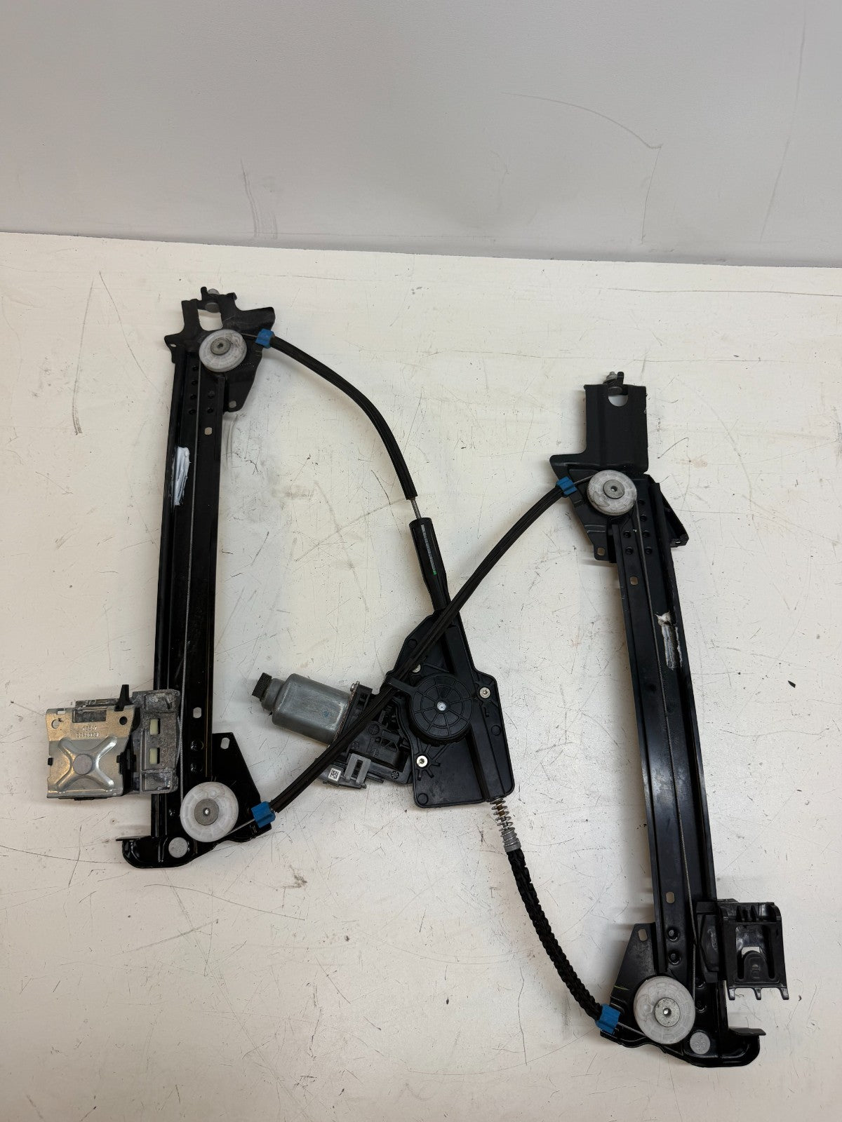 12-20 Tesla Model S Rear Passenger Side Door Window Regulator Motor 6006377-00-G