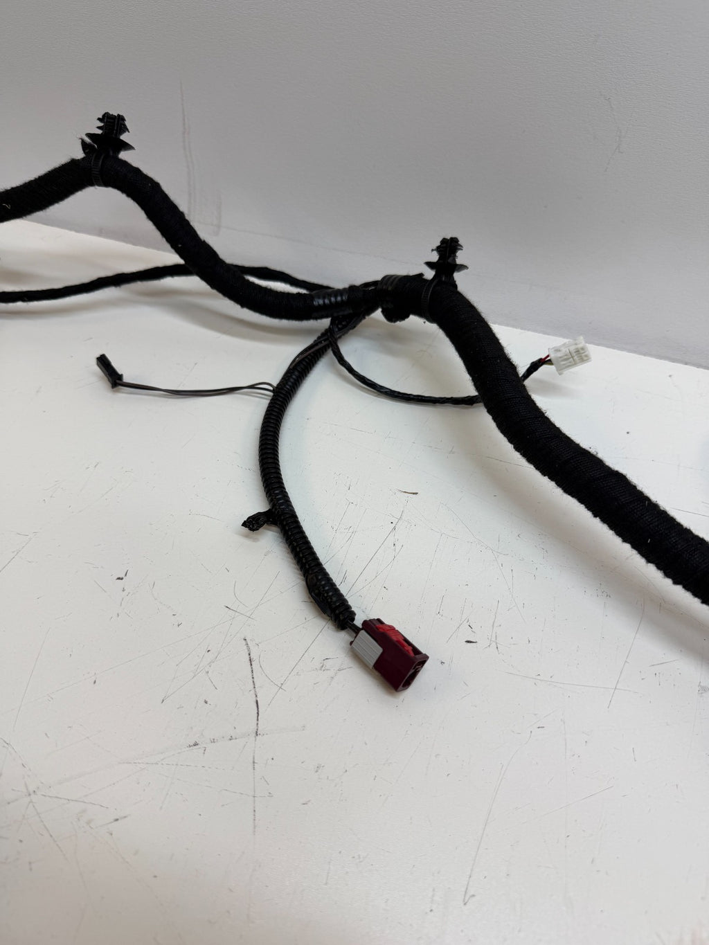 20-24 Tesla Model Y Rear Liftgate Trunk Wiring Harness & Connector 1616689-00-C