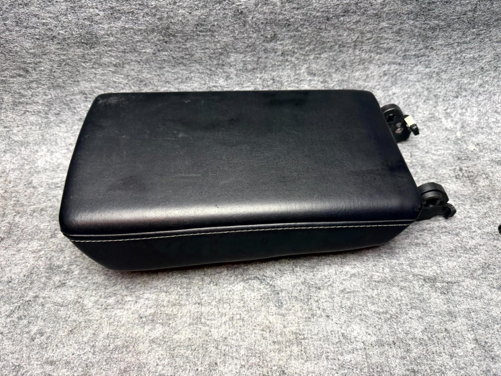 ♦️2017 - 2023 TESLA MODEL 3 CENTER CONSOLE ARMREST ARM REST LID OEM