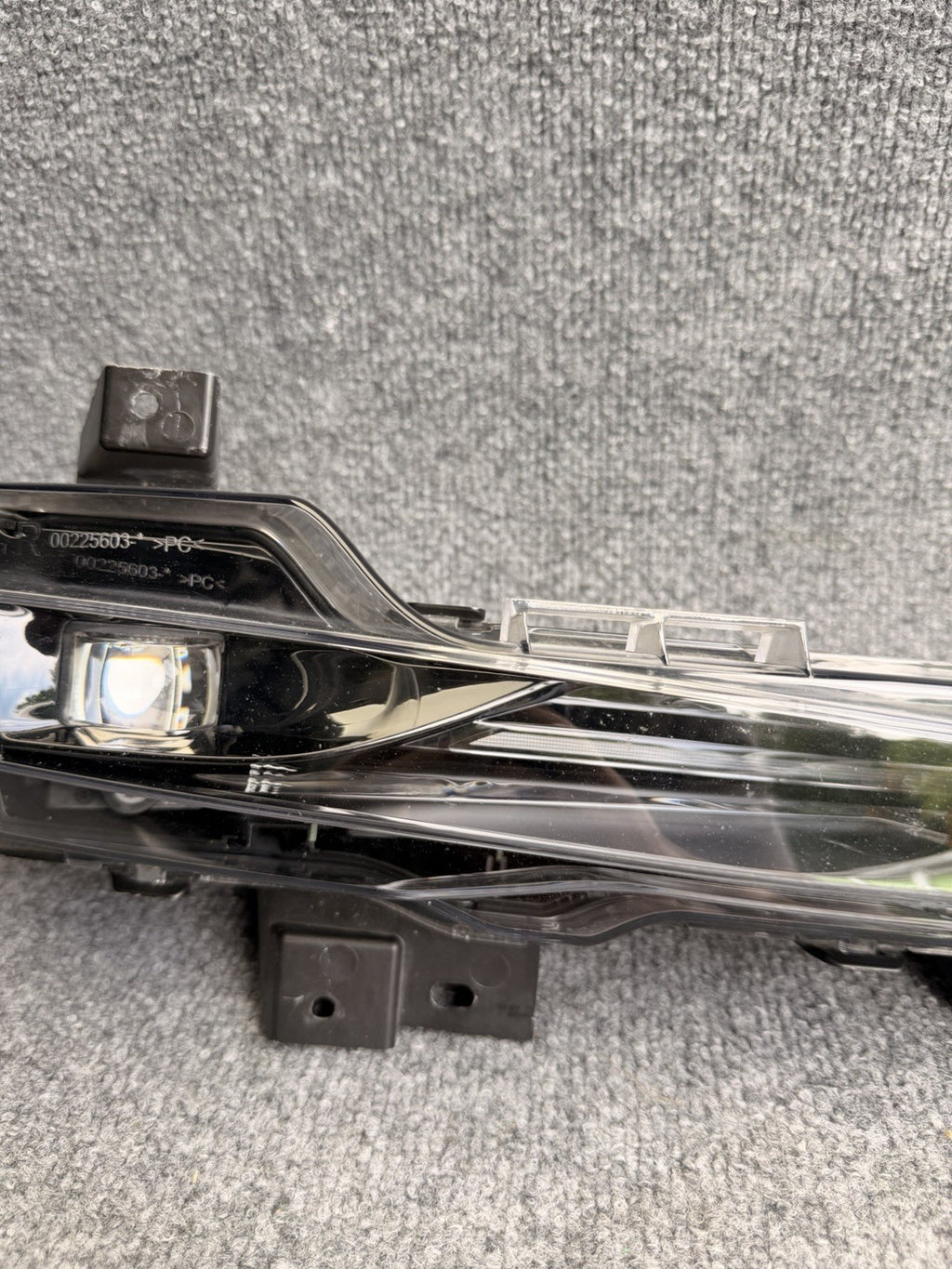 OEM 2018 - 2023 Tesla Model 3 Y Right RH 3 Pin LED Fog Light Lamp 1507931-00-D