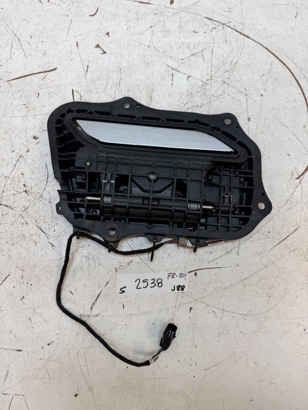 12-16 Tesla Model S FRONT Right Passenger Exterior Door Handle OEM 1007372-00-H