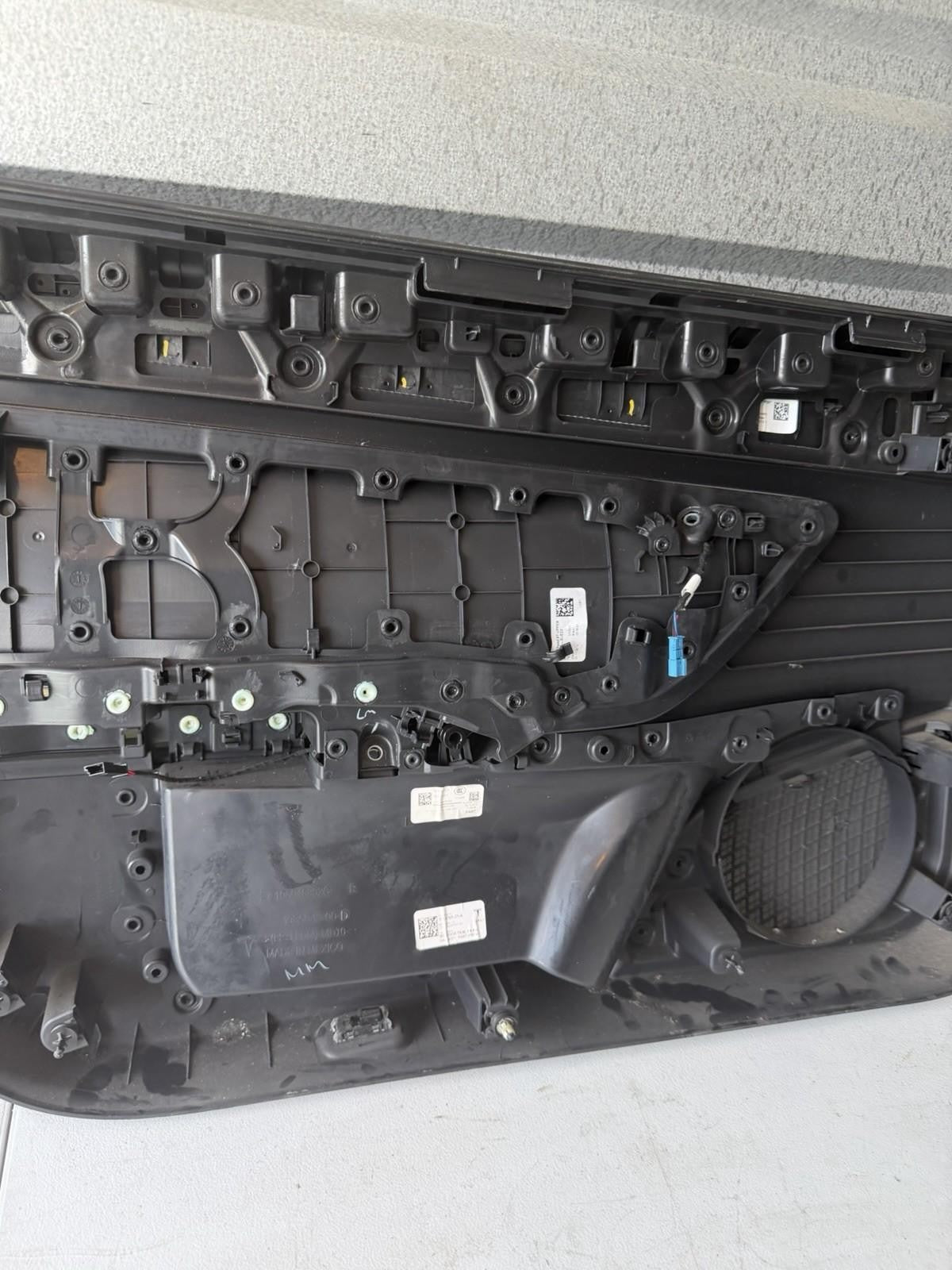 ♦️2017-2023 TESLA MODEL 3 FRONT RIGHT SIDE DOOR PANEL TRIM CARD OEM,1085943-00-D