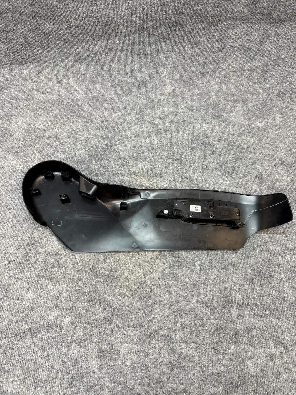 2020-2024 TESLA MODEL Y FRONT LEFT SEAT TRIM W/ CONTROL SWITCHES OEM, 163833200C