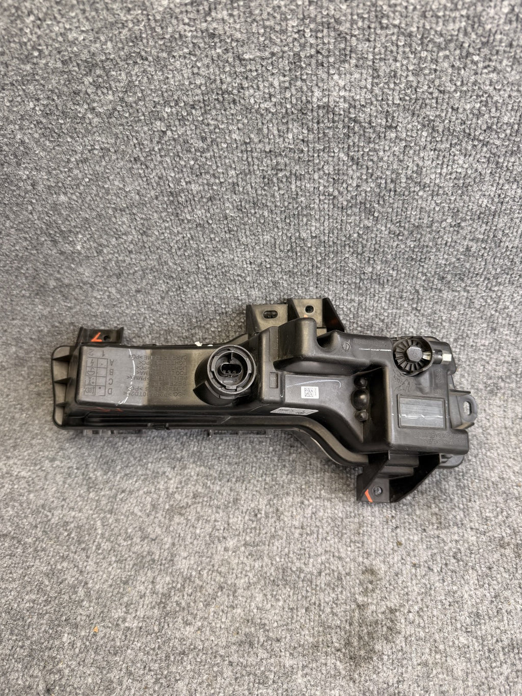 2017 - 2024 TESLA MODEL Y/3 FRONT LEFT SIDE FOG LIGHT ASSY OEM, 1077391-00-E