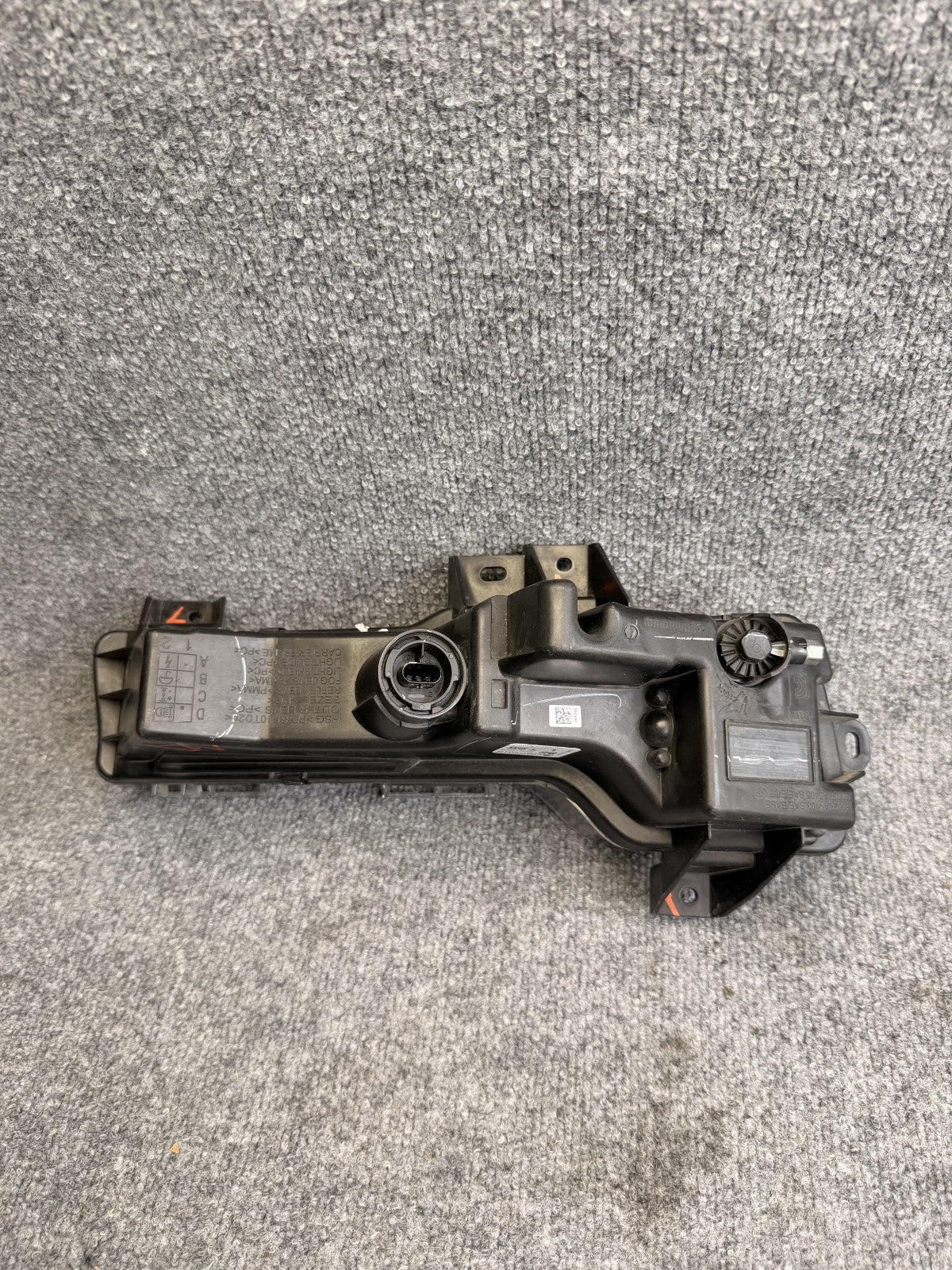 2017 - 2024 TESLA MODEL Y/3 FRONT LEFT SIDE FOG LIGHT ASSY OEM, 1077391-00-E