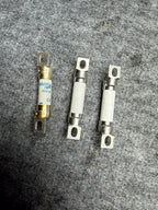 ♦️17-23 TESLA MODEL 3 82 KW 63A 700VDC HV BATTERY FUSE SET OF 3 OEM 1611034-00-A