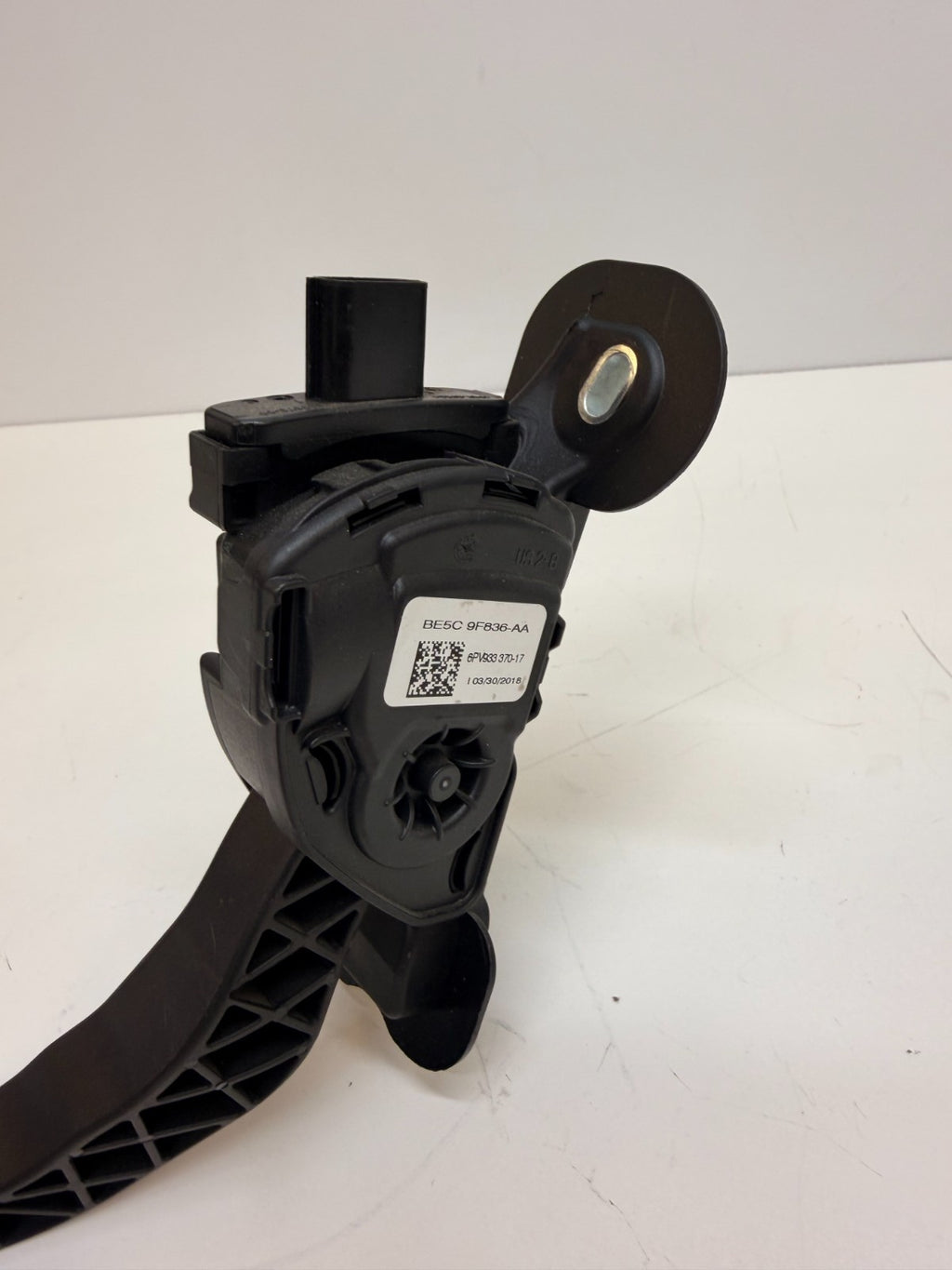 2012-2020 Tesla Model S Accelerator Throttle Pedal BE5C 9F836-AA