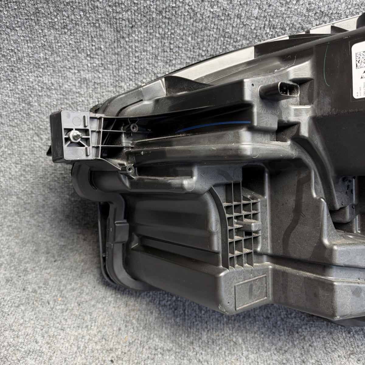 2025-2026 Tesla Model Y Juniper OEM RH Headlight 1918348-00-E
